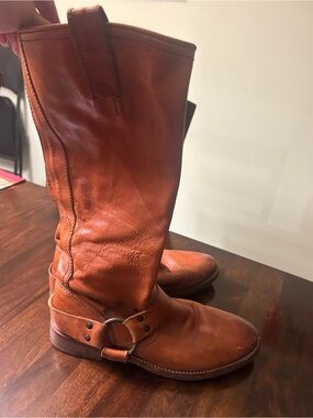Frye Men's Tan “Engineer” Leather Harness Boots - Classic Pull-On Style size 8